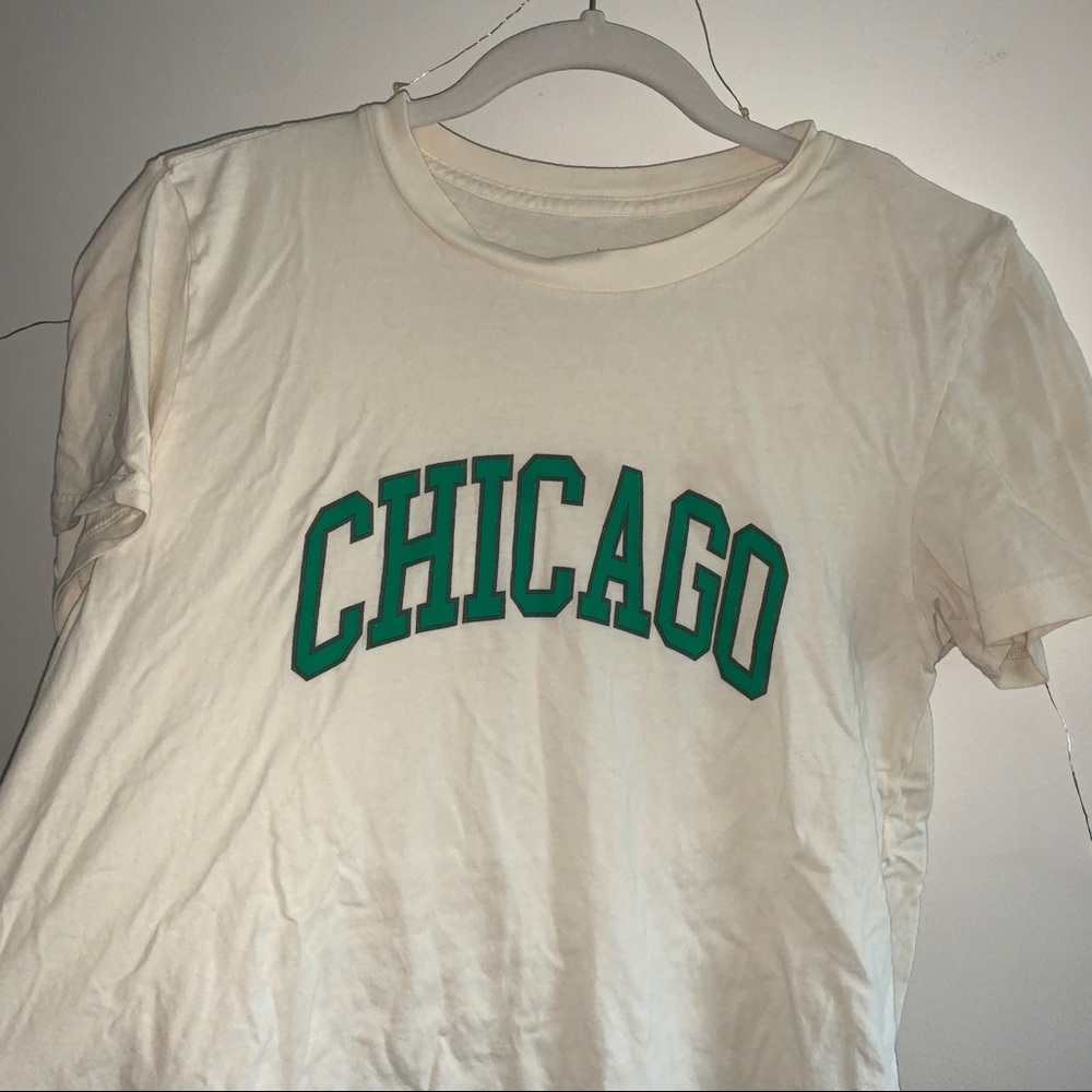 Chicago logo tee Medium
